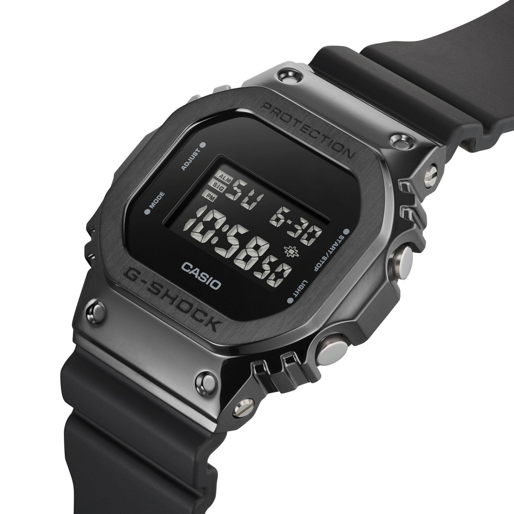G-Shock Men Metal Watch GM-5600UB-1DR
